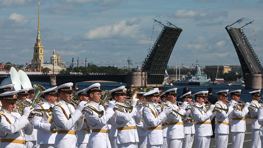 Путин подписал указ о проведении военно-морского парада и салюта в День ВМФ