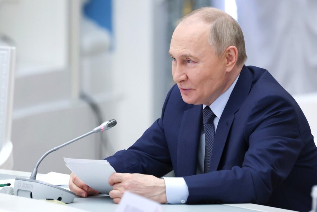 Путин: Не очень приятно чувствовать себя киборгом