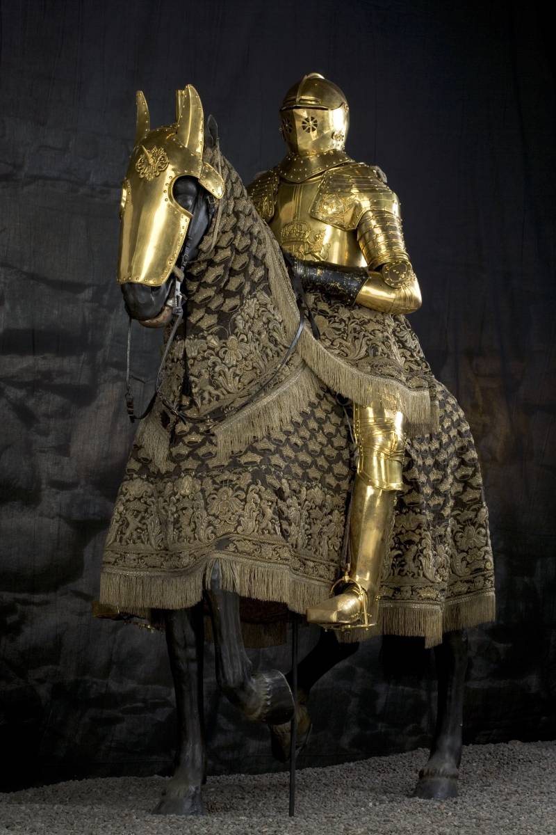 Королевская оружейная палата в Стокгольме и её рыцарские доспехи… Королевская оружейная палата в Стокгольме и её рыцарские доспехи… история