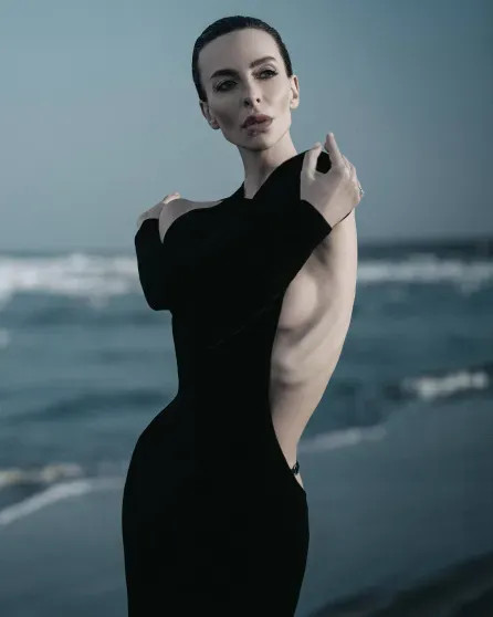 Екатерина Варнава в дерзком платье: новая фотосессия и реакция подписчиков