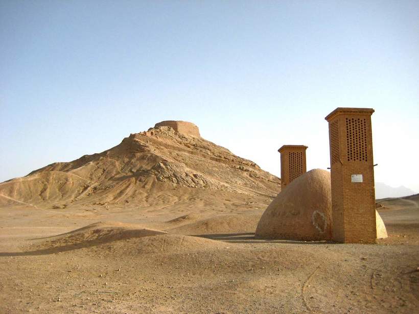 Древние иранские холодильники: как персы получали лёд в пустыне и хранили его летом