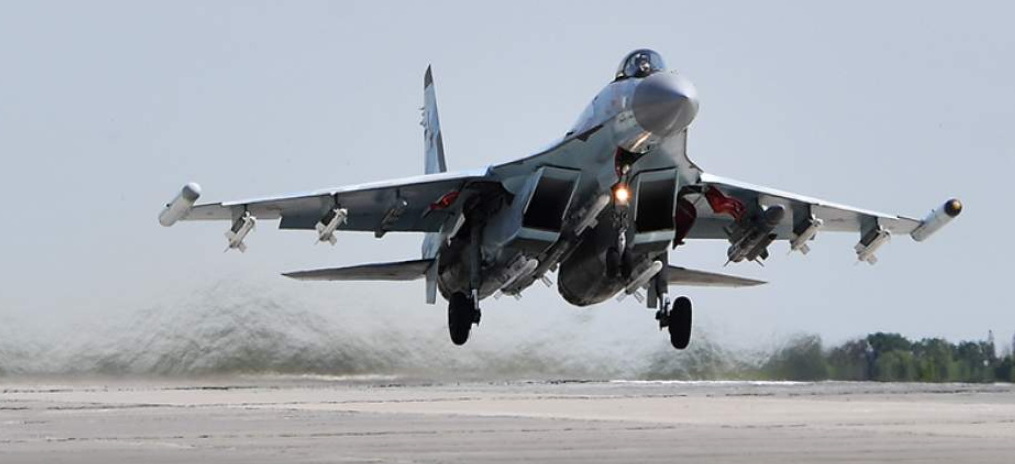 Иран получит на вооружение российские истребители Су-35, которые в скором времени прибудут в страну....