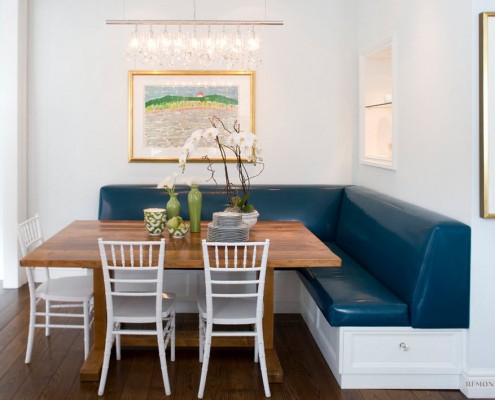 Диваны уголка обычно имеют кожаную или тканевую обивку