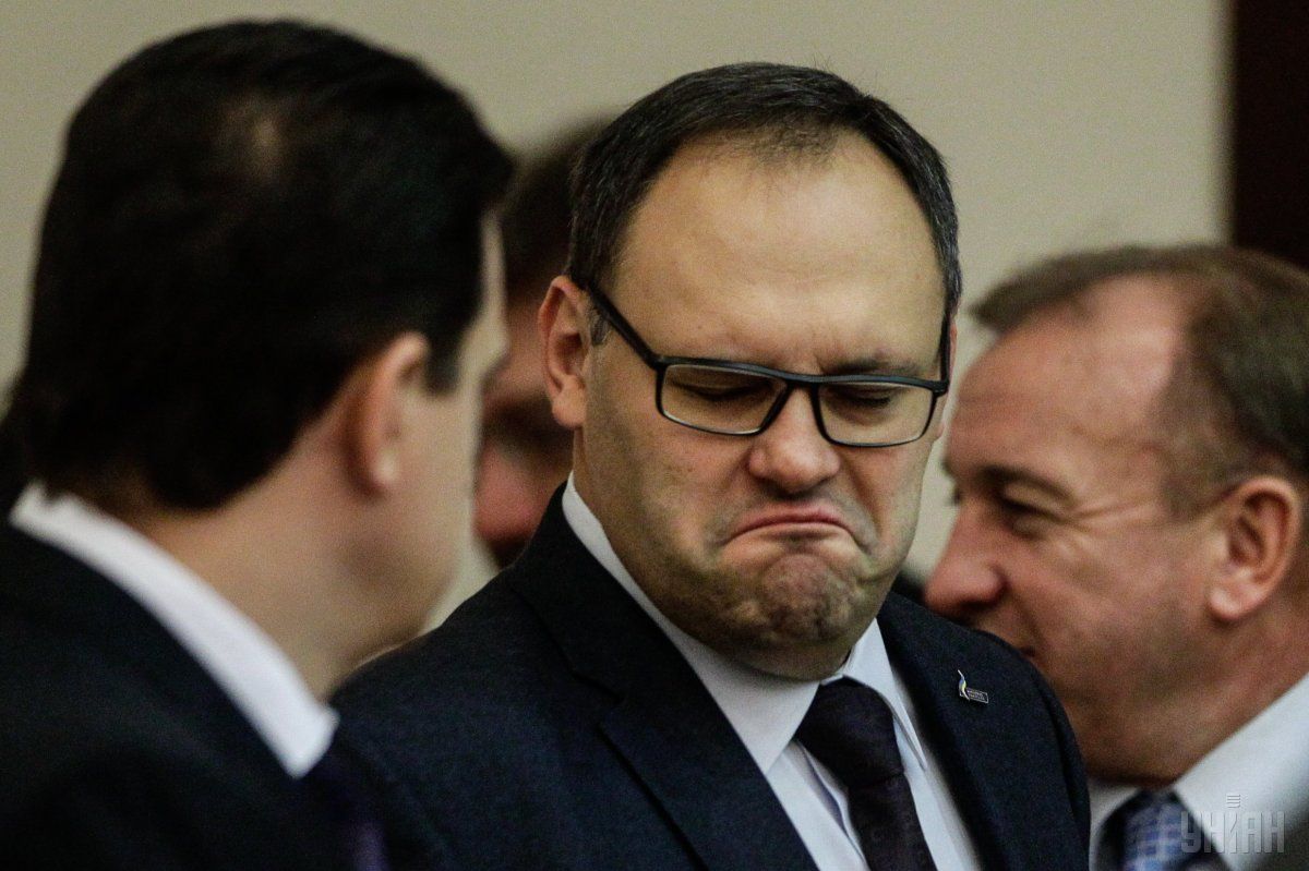 Стало известно, сколько заплатили Луценко за закрытие уголовного дела против экс-чиновника Януковича