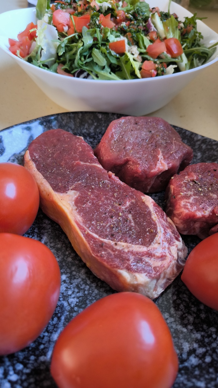 Сырое говяжье мясо или тартар⁠⁠ Закуски,мясные блюда