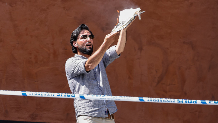 РУССКИЕ РАКЕТЫ НАГОТОВЕ: ШВЕЦИЯ СЖИГАЕТ КОРАН И ПОДЖИГАЕТ МИР