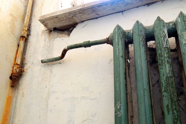 Можно ли самому демонтировать батареи в квартире и не платить за отопление?