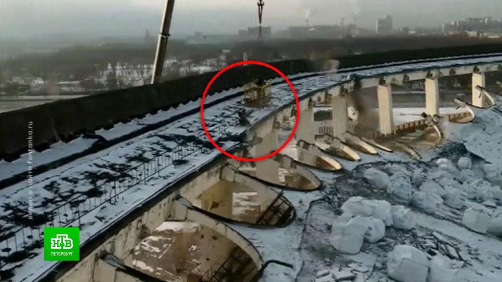 Несчастный случай санкт петербург. Несчастный случай 2010 тоннель. Несчастные случаи на экскурсиях под мостами Санкт Петербург. Несчастные случаи на стройке.