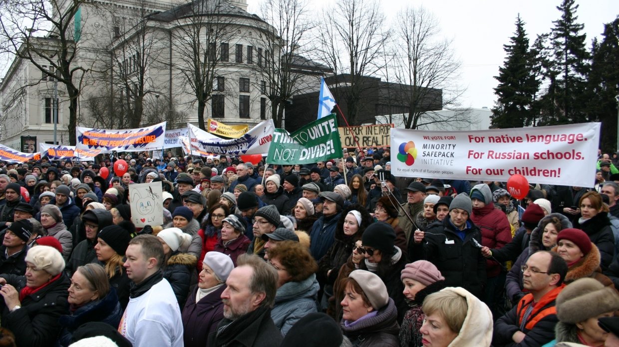 Марш к зданию правительства Латвии против ликвидации образования на русском. Рига, 2 июня 2018