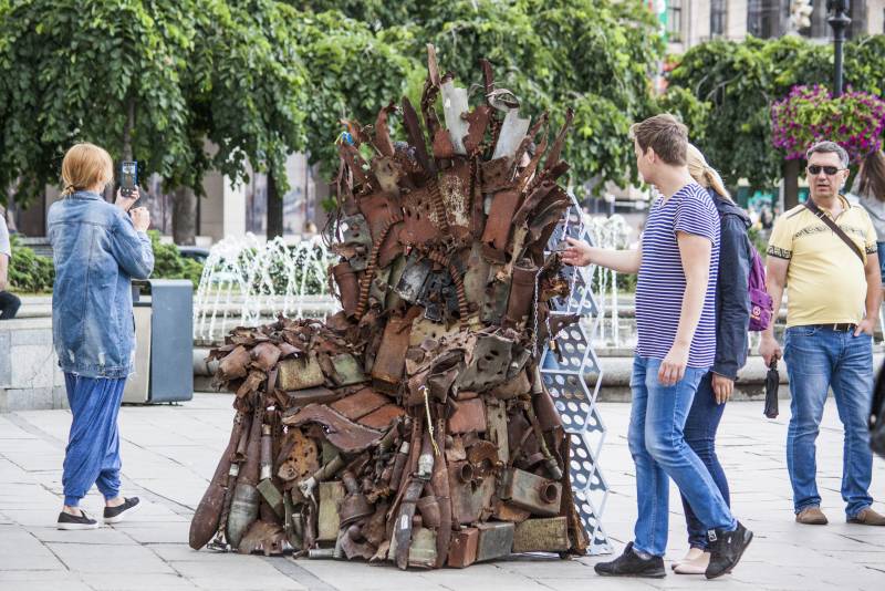 Записки Колорадского Таракана. Одинокий Чебурашка с мегафоном в ночи… украина