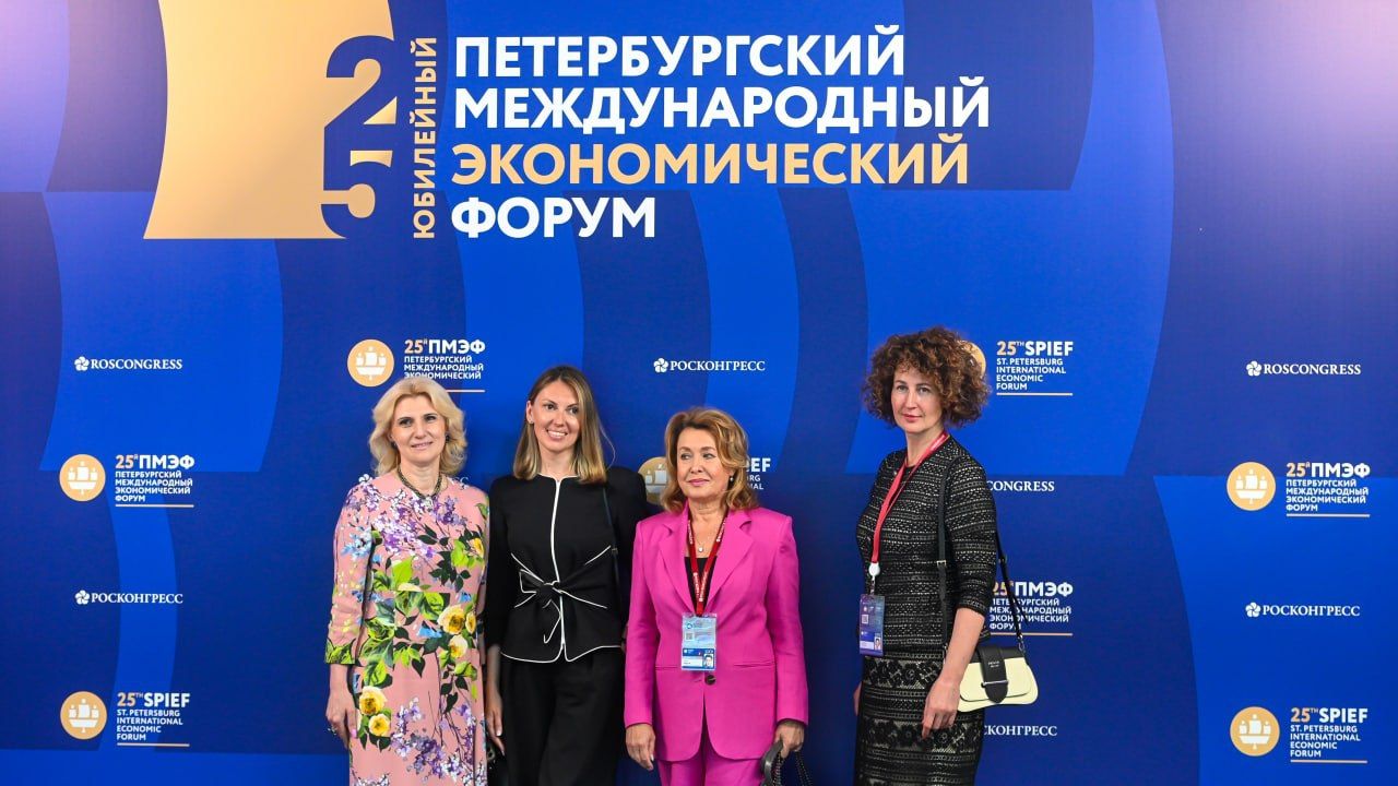 Уникальная фотовыставка «Сердце Югры» открылась на ПМЭФ-2022