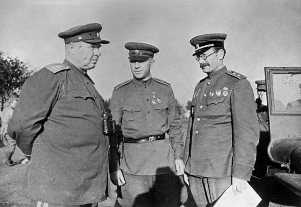 Что стало с генералом, который "выматерил" Сталина