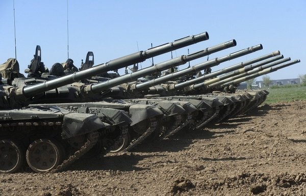 «Россия,остынь» - иностранцы о количестве танков в РФ и в мире: Германия -250, Россия -22.000