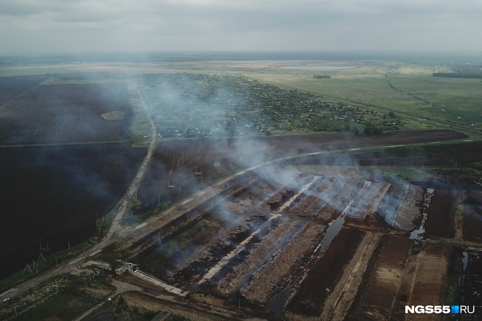 Вблизи горящего пометохранилища зафиксировали трехкратное превышение аммиака в воздухе