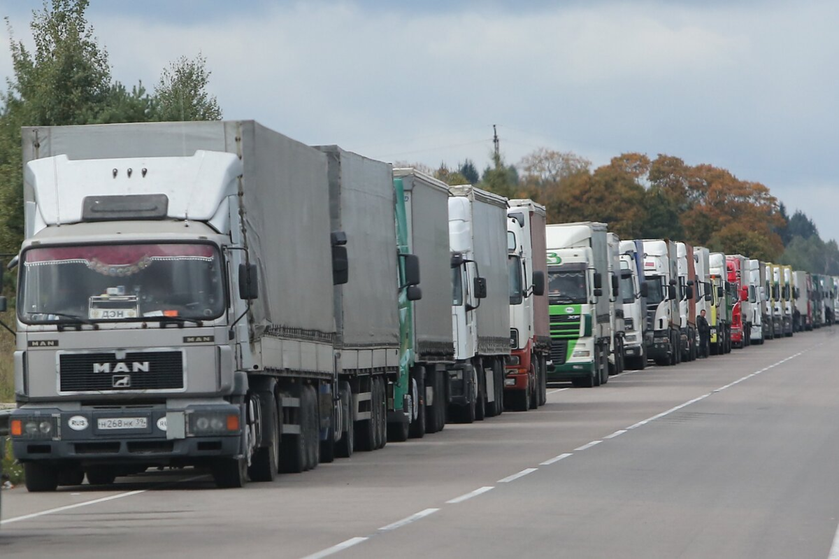Кроме транзитного груза, из Литвы массово бегут транспортные компании.