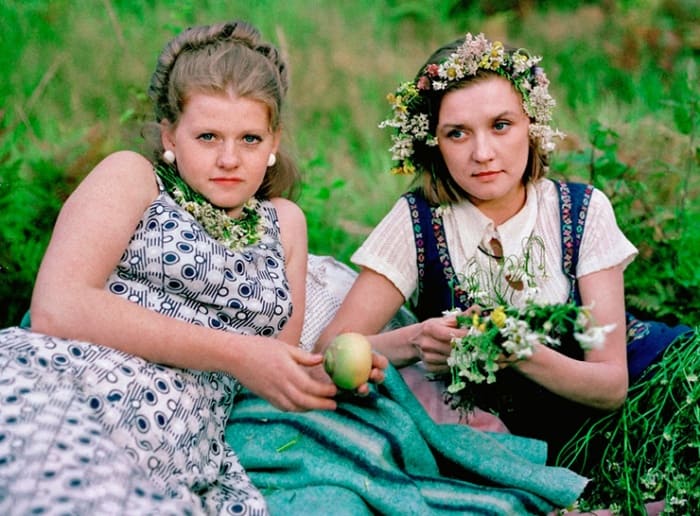 Ирина Муравьева и Вера Алентова в фильме *Москва слезам не верит*, 1979 | Фото: cosmo.ru