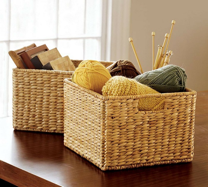 Плетеные корзины дополнят интерьер и станут отличным местом для хранения вещей. / Фото: archello.com