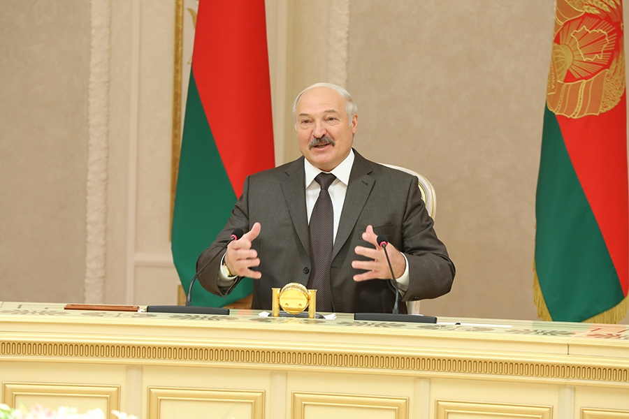 Лукашенко заявил, что на белорусских предприятиях работают западные шпионы
