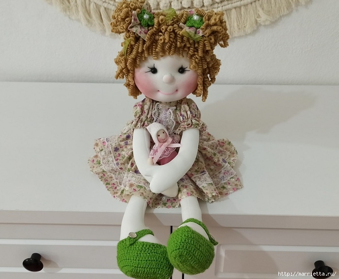 Текстильная куколка Кудряшка своими руками