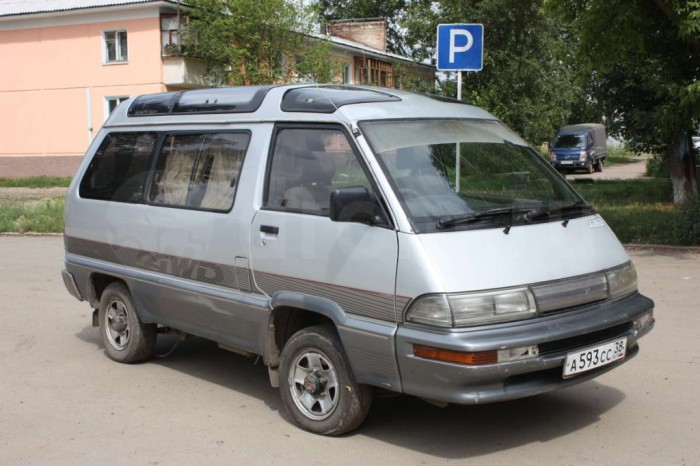 Когда денег хватило только на Toyota MasterAce.