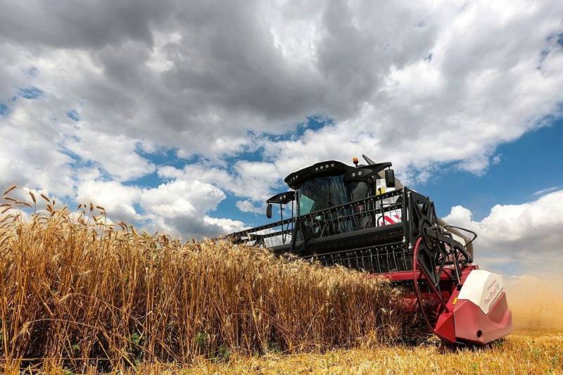 С какой позитивной повесткой Россия встречает 2022 год