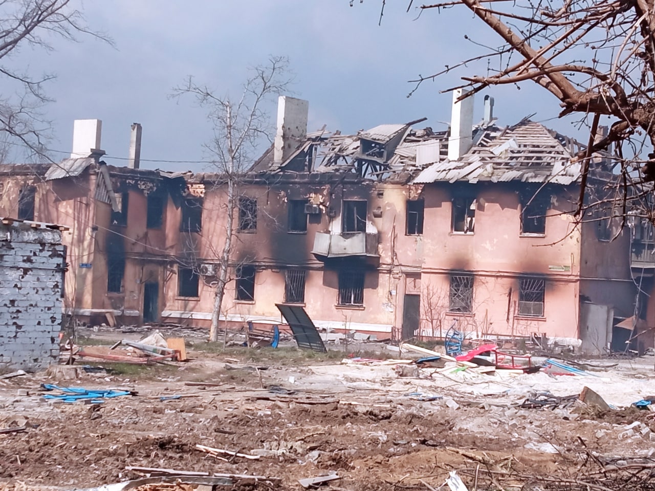 Над центром Мариуполя поднят русский флаг. Генерал НАТО взят в плен?