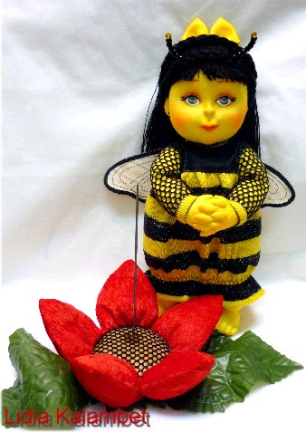 Пчёлка и цветок - подставка. Рост 38 см