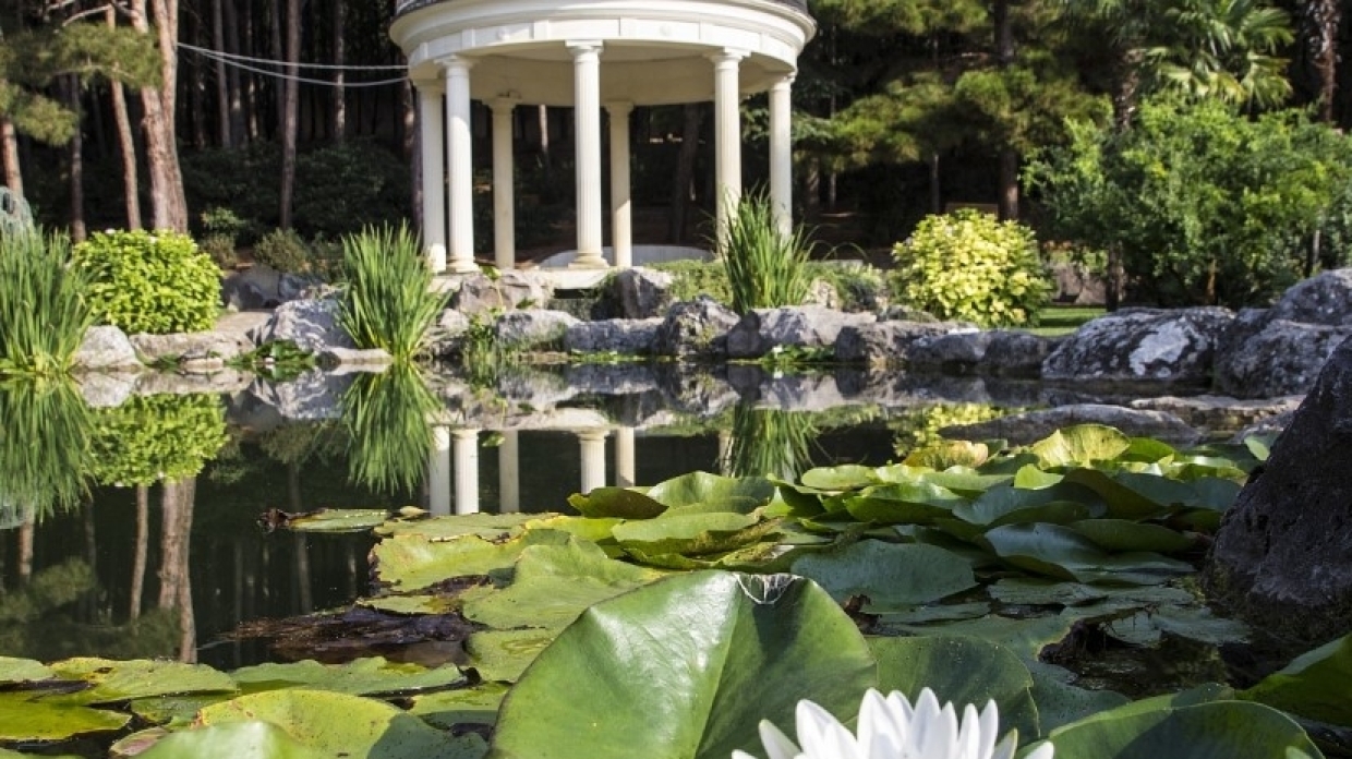 Раньше тут отдыхали только министры, а сегодня любой турист — парк «Парадиз» в Крыму