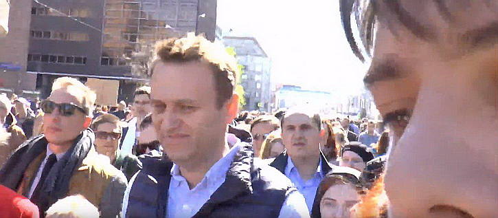 Навальный вынудил организаторов московского митинга назвать свою партийную принадлежность