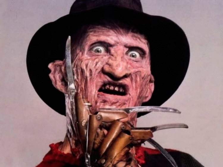 Вот как выглядят актёры, скрывающиеся под маской известных персонажей 