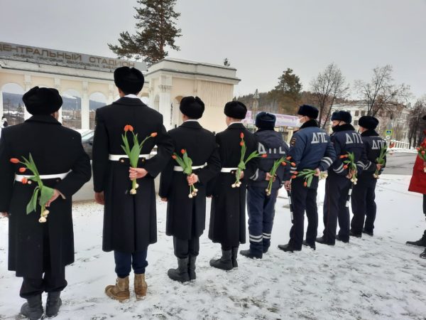 В Новоуральске прошла акция «Цветы для атоледи»