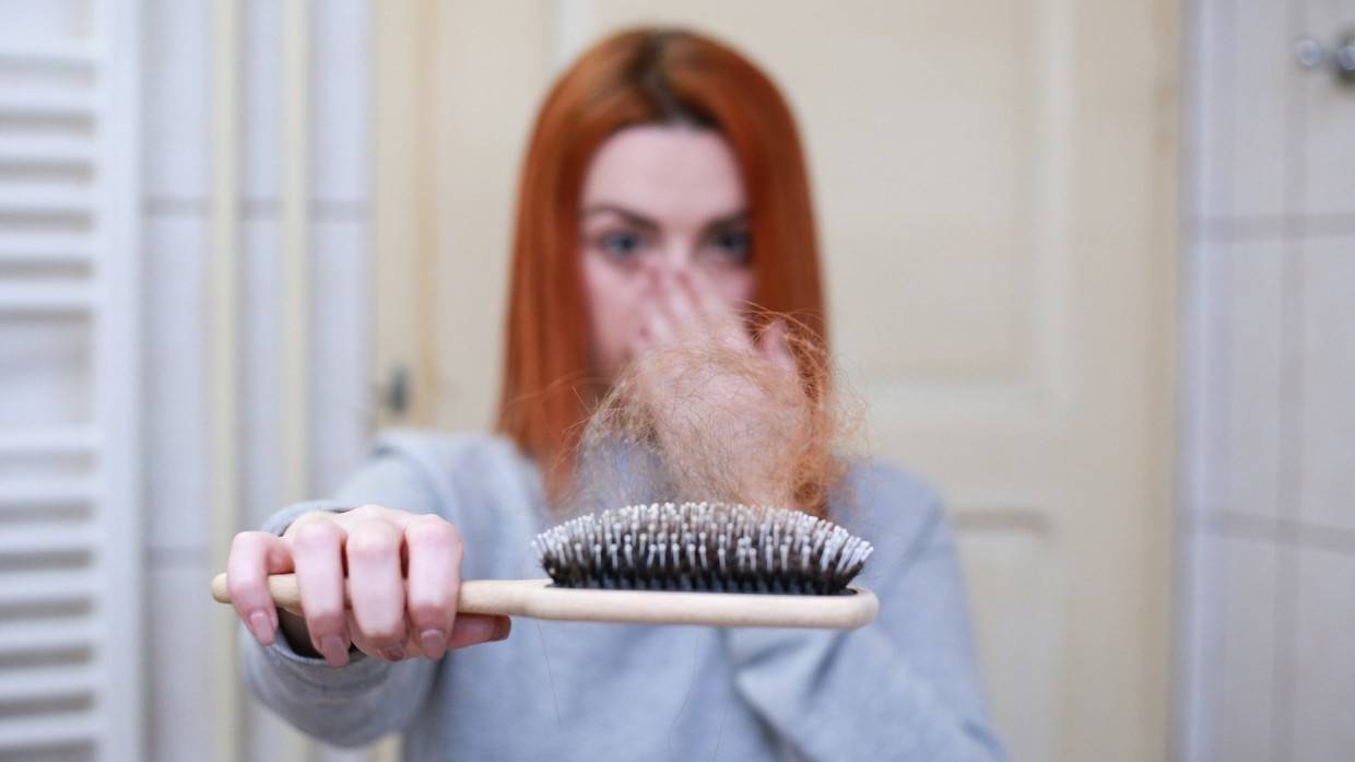Дерматолог Щетинина назвала плазмотерапию способом восстановить волосы после COVID-19