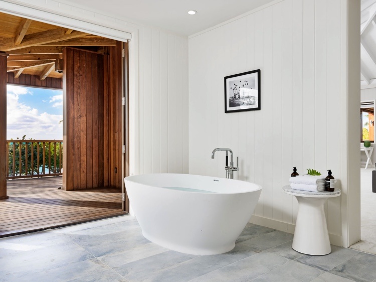 В гостях у Брюса Уиллиса: экскурсия по рекордно дорогому пляжному комплексу актера за 33 миллиона долларов В гостях у Брюса Уиллиса: экскурсия по рекордно дорогому пляжному комплексу актера за 33 миллиона долларов Звезды,Звездные пары