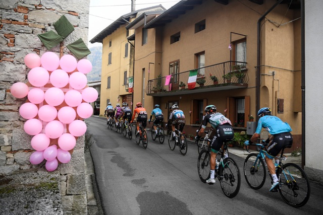 Фотогалерея 16-го этапа Джиро д'Италия-2020