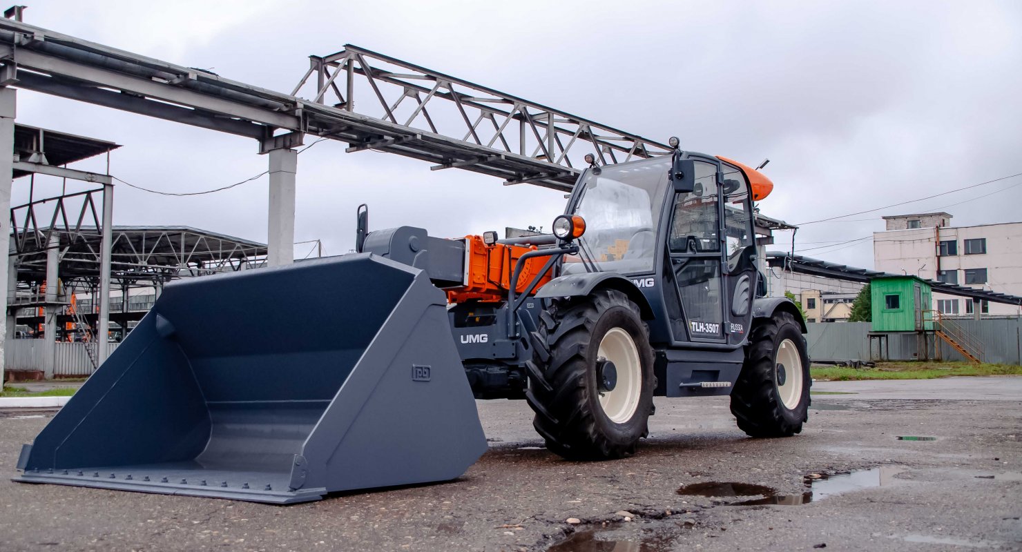 Первая партия погрузчиков UMG СДМ передана клиентам