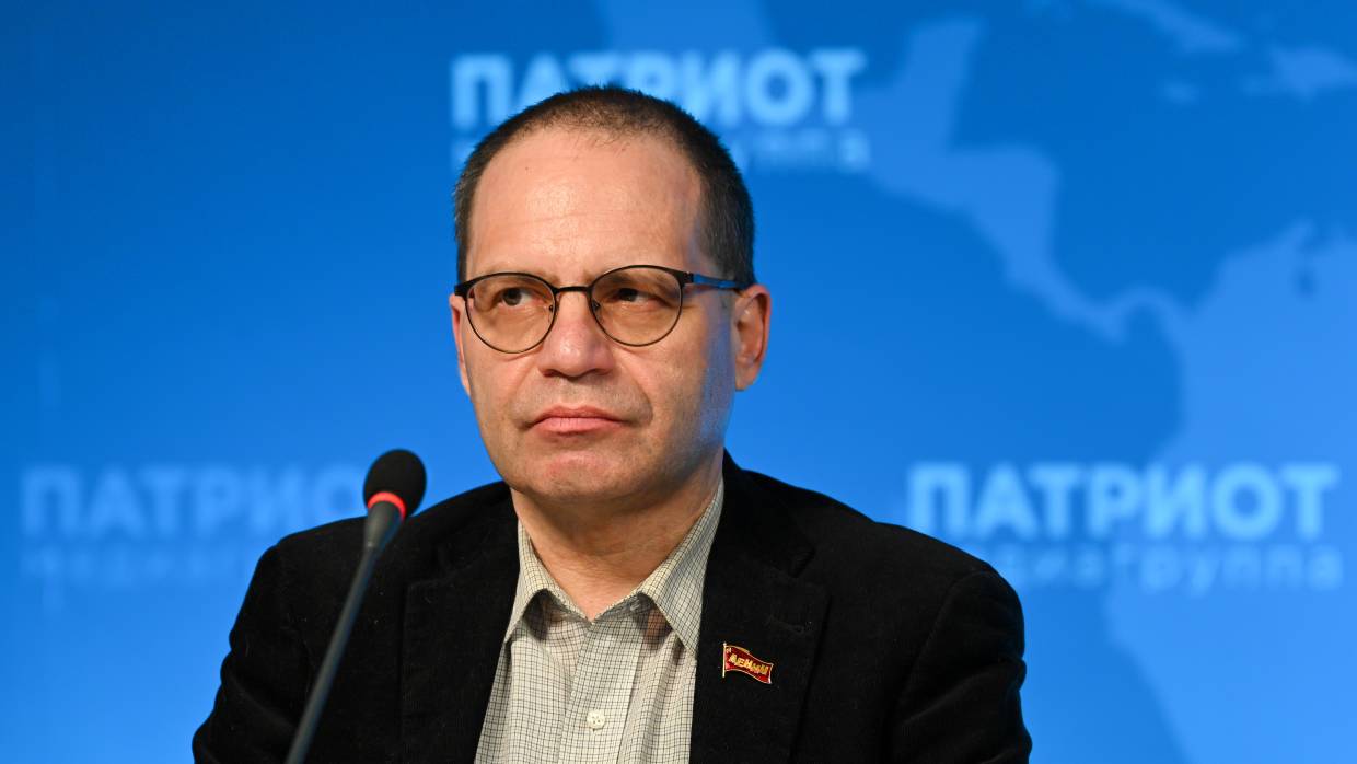 Политэксперт Соловейчик объяснил, зачем Украина оттягивает переговоры с Россией Политика