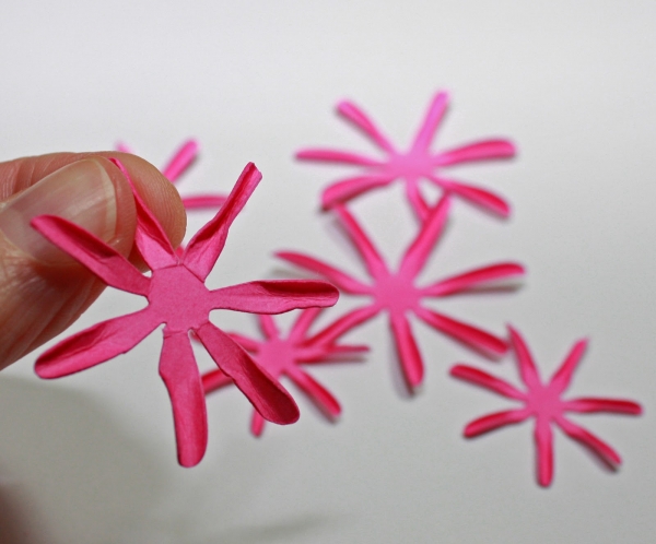 Цветы из бумаги своими руками с помощью дыроколов для скрапбукинга бумага,поделки