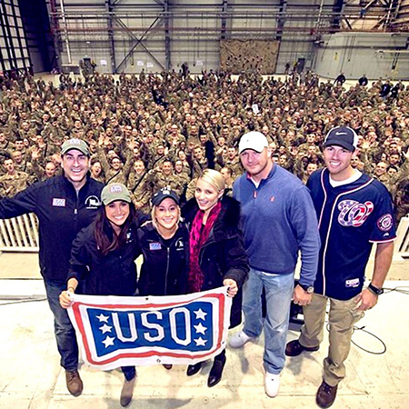 Меган Маркл поделилась архивными снимками, сделанными еще до знакомства с принцем Гарри Меган Маркл поделилась архивными снимками, сделанными еще до знакомства с принцем Гарри Монархии