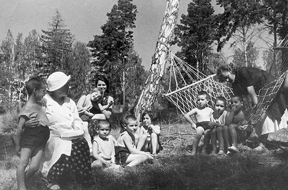 «Я была вся сплошной волдырь». Детские сады-дачи — рассказы тех, кого в СССР отправляли туда на лето дети,жизнь,истории,история
