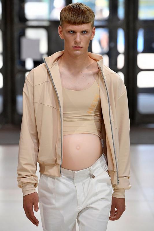 Мужская мода: 25 раз, когда дизайнеры откровенно перестарались Мужская мода: 25 раз, когда дизайнеры откровенно перестарались веселые картинки