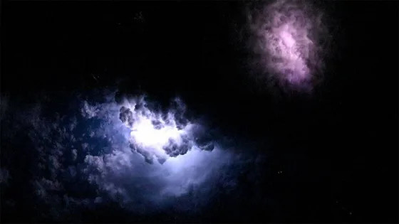 Астронавт NASA Энн Макклейн показала молнии с МКС