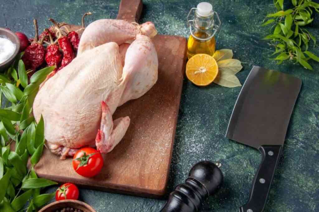 Курица для салата, от которой все будут в восторге: не запекать, а варить