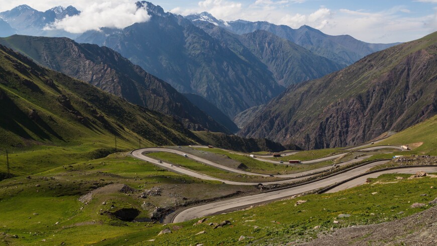 Прекращены поиски пропавших в горах Кыргызстана альпинистов из России и Литвы