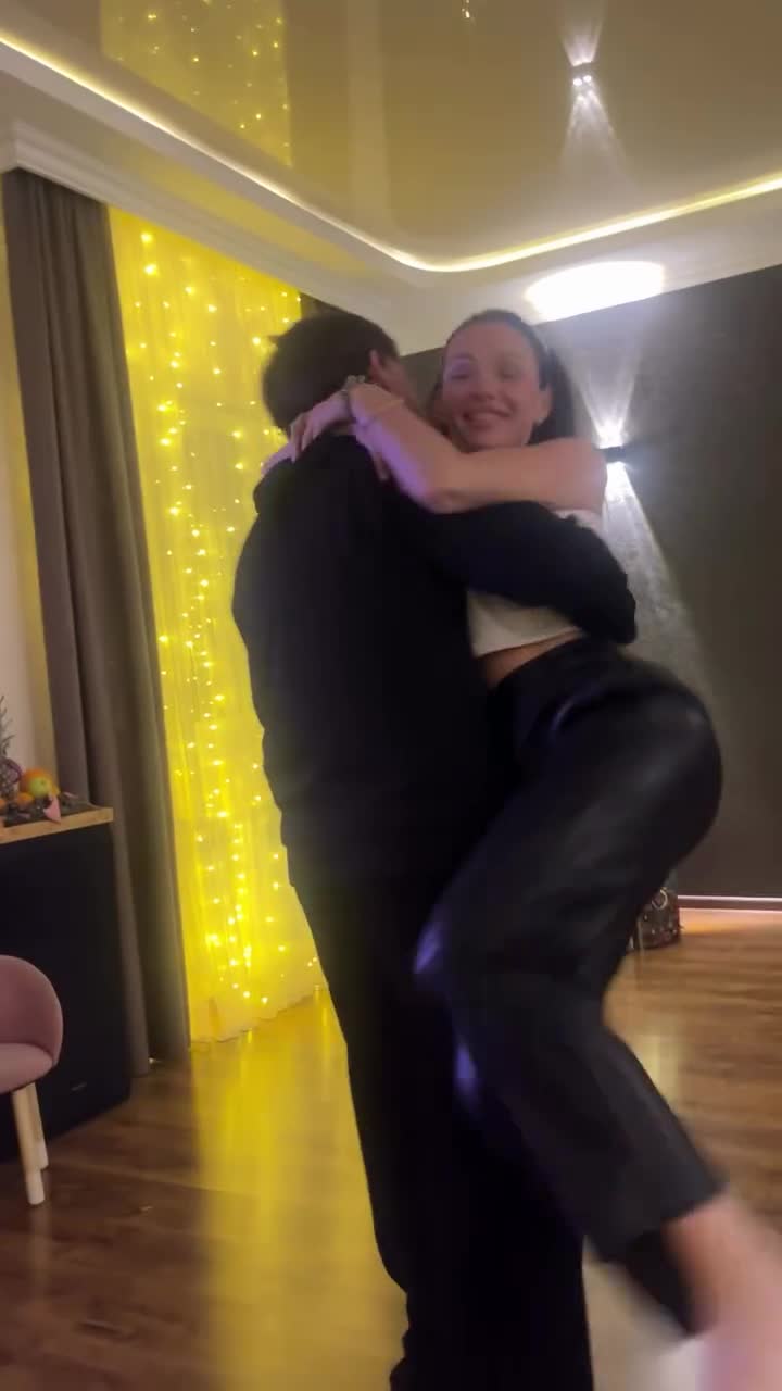 Когда сын вместо мужа: что не так с трендом «Моя бирочка спустя 18 лет» видео, ребенка, конечно, выглядит, которых, всегда, может, сыном, происходит, свекровь, возраст, взять, вариант, жизни, пришлось, когда, который, голову, возрасте, психику