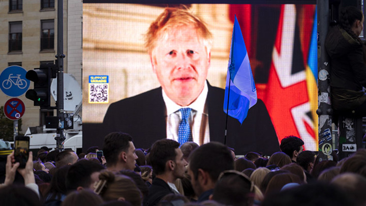 Шоу Джонсона: Премьер Англии готовит взрыв Украины
