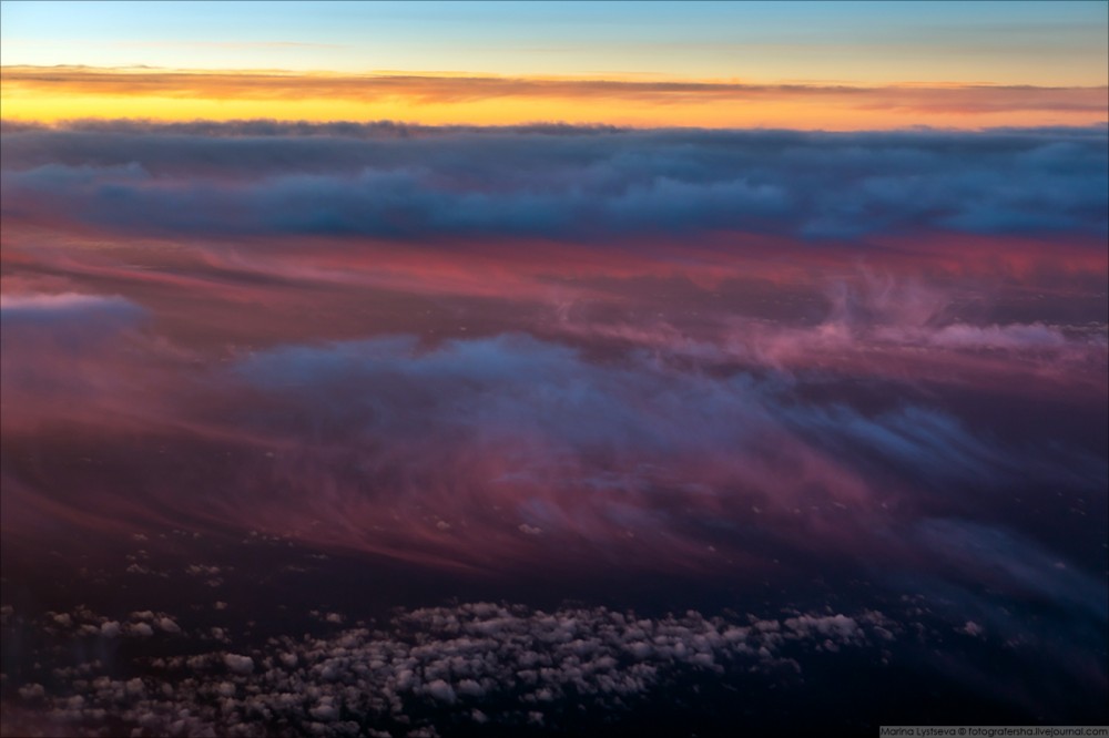 Имеет ли право стюардесса запрещать пялиться в иллюминатор? 483,авиатур,поездка