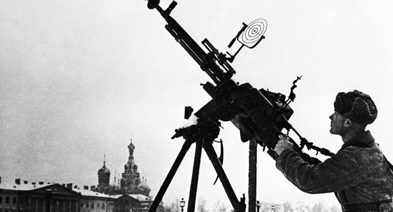 Как советский химик спас от бомбёжек блокадный Ленинград Как советский химик спас от бомбёжек блокадный Ленинград