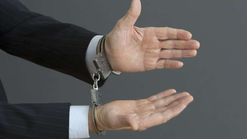 Экс-депутату Госдумы Бурнашову грозит пять лет колонии за нападение на сотрудника ГИБДД