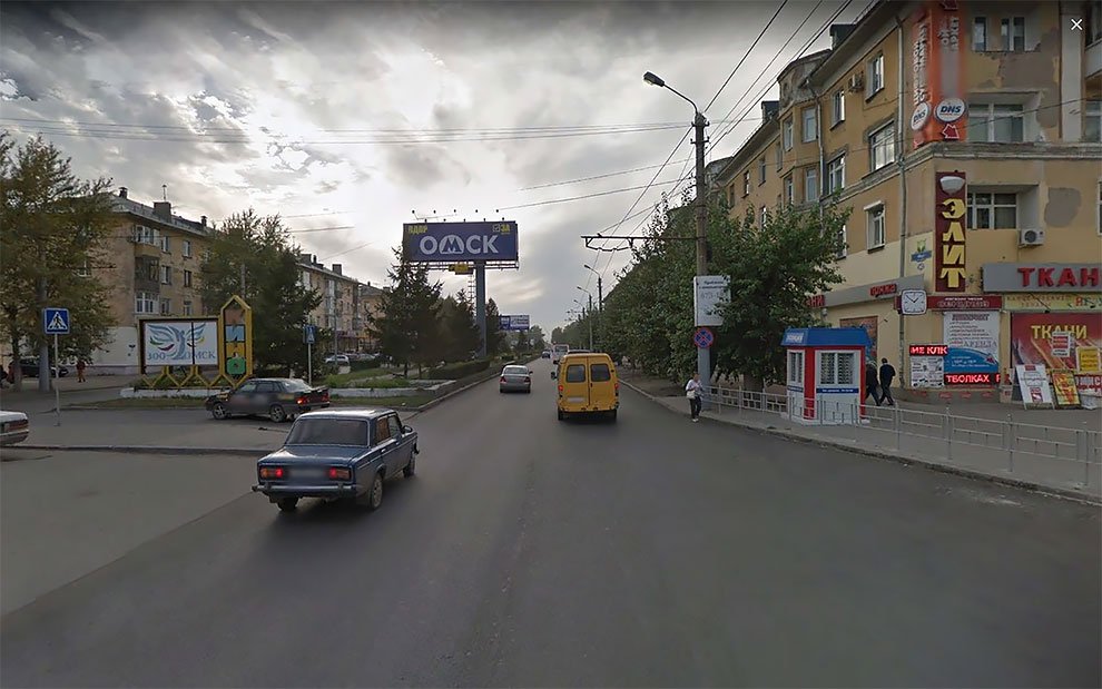 Российский художник с помощью "Фотошопа" превращает серые российские города в мир будущего искусство