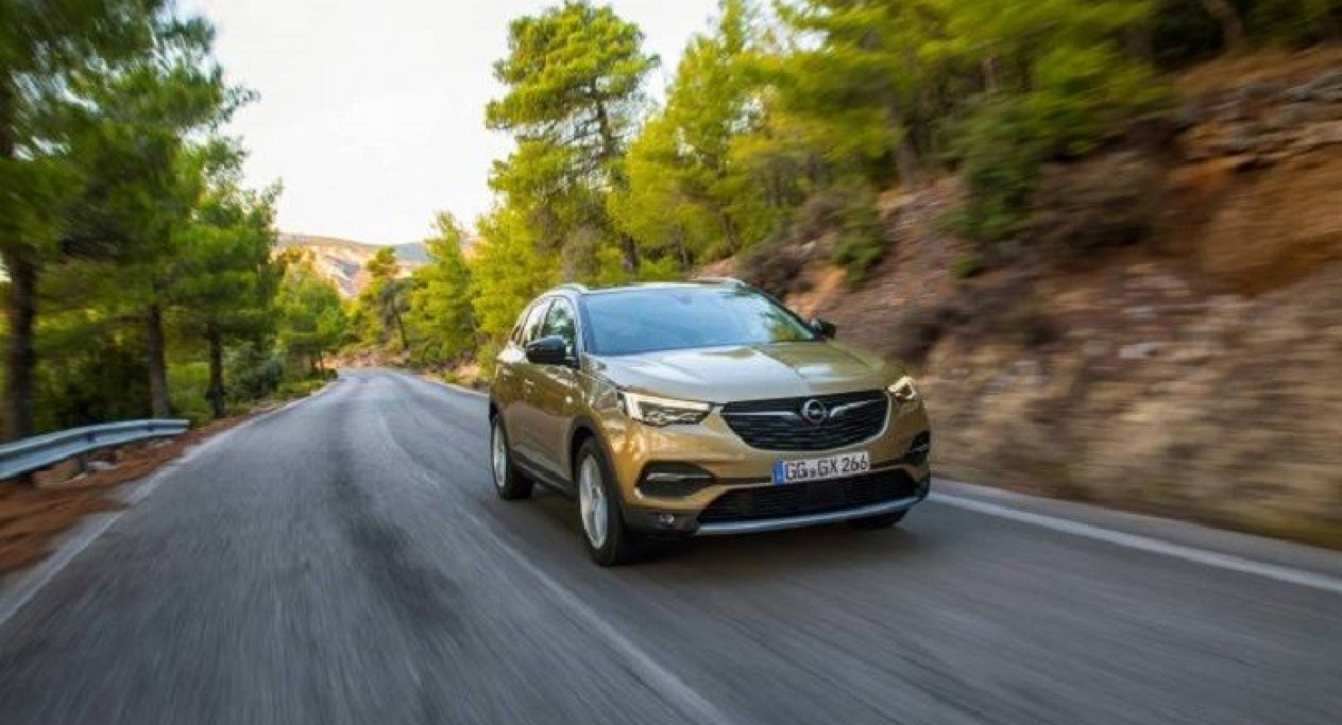 Opel везёт в Россию богатый кроссовер и хетчбэк с дизелем: Немцы возвращаются